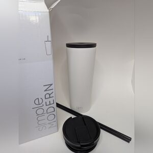NIB Simple Modern Classic 24oz Tumbler White Flip Lid Straw Dishwasher Safe